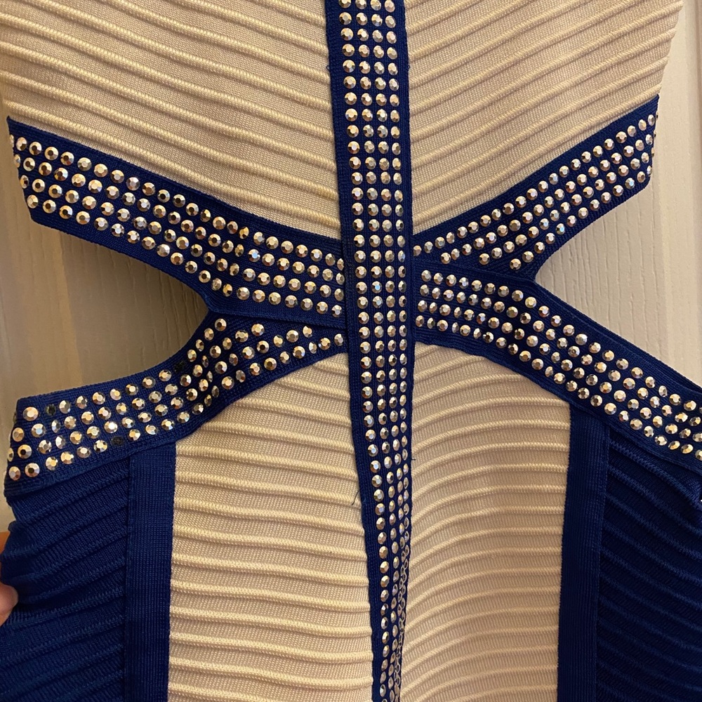 Dress - Picture 2 of 4